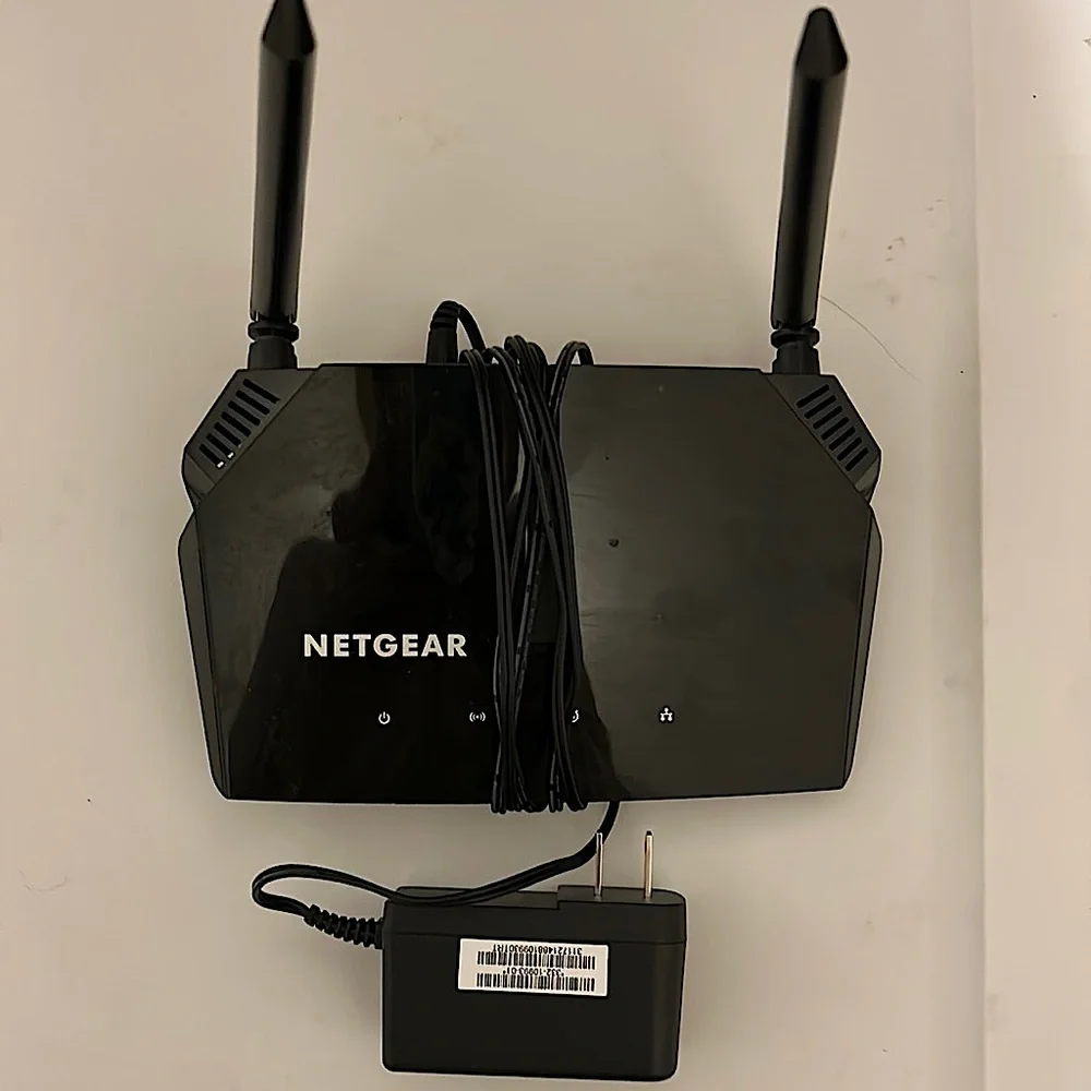 NETGEAR WiFi Router (R6120) - AC1200 Dual Band WiFi Router - Preowned - Picture 1 of 3